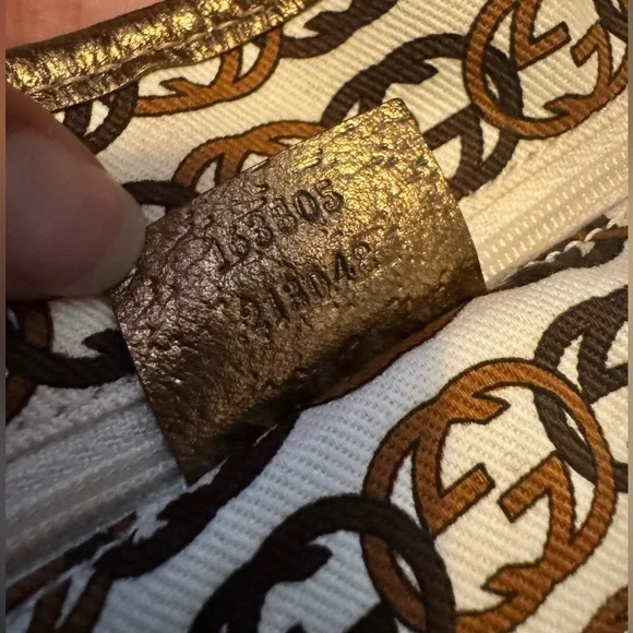 AUTHENTIC GUCCI GOLD ORIGINAL GG CANVAS PRINCY TOTE.
